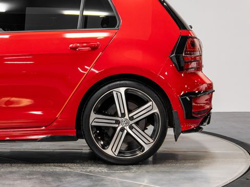 Used 2016 Volkswagen Golf R 4-Door image 35