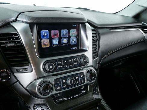Used 2015 Chevrolet Suburban LTZ RWD image 13
