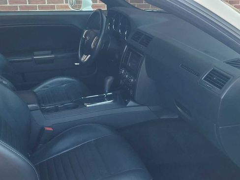 Used 2014 Dodge Challenger SXT Plus RWD image 9