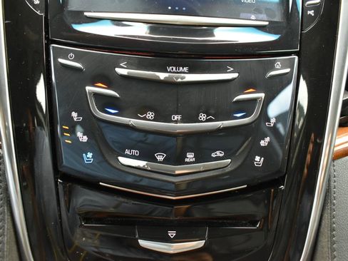 Used 2019 Cadillac Escalade Premium Luxury RWD image 22