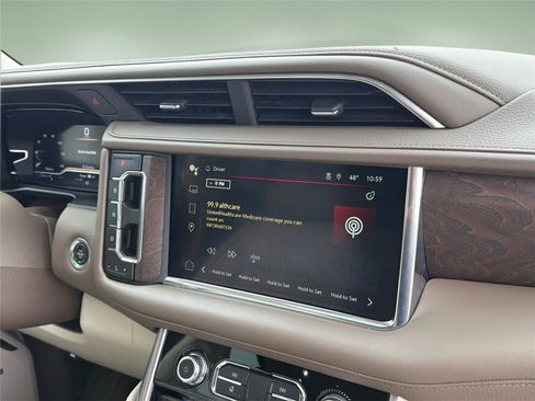 Used 2023 GMC Yukon Denali AWD/4WD image 14