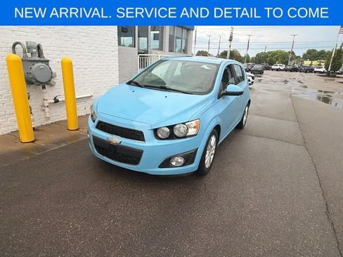 Used 2014 Chevrolet Sonic LT w/ Fun and Sun Package FWD image 2