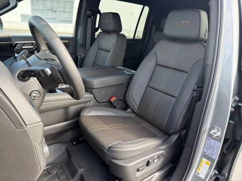 New 2026 Chevrolet Suburban High Country image 13