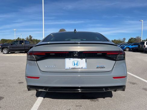 Used 2025 Honda Accord Sport image 5