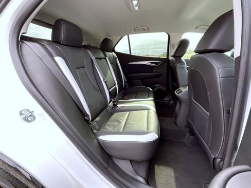 Certified 2025 Buick Envision Sport Touring image 18