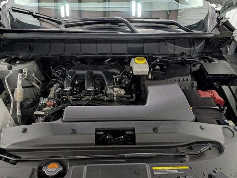 Used 2025 Nissan Pathfinder SV image 30