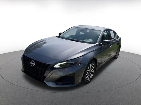 Used 2026 Nissan Altima 2.5 SV FWD image 7