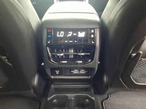 Used 2023 Jeep Grand Cherokee L Limited AWD/4WD image 13