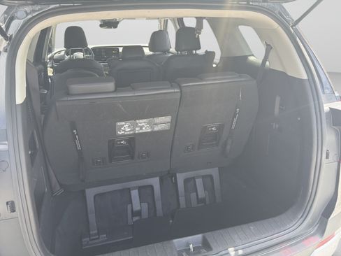 Certified 2025 Kia Carnival FWD image 25