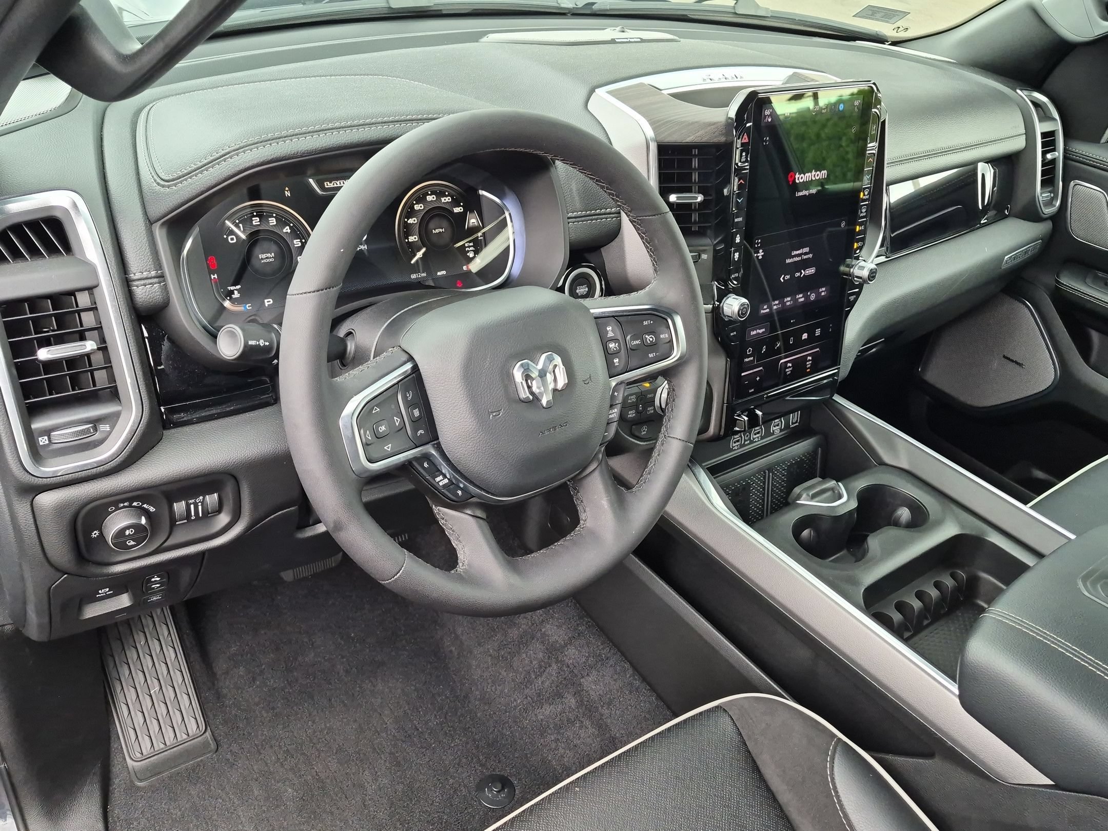 Used 2026 RAM 1500 Laramie AWD/4WD image 9