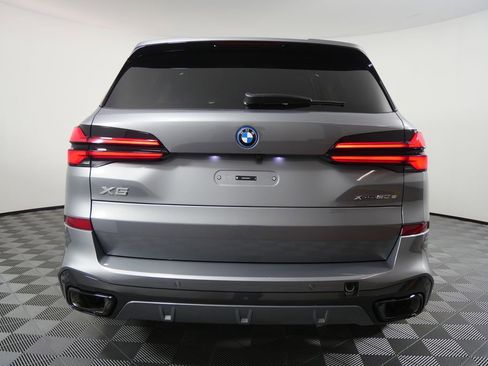 Used 2026 BMW X5 xDrive50e w/ M Sport Package image 4