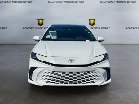 Used 2025 Toyota Camry XSE FWD image 8