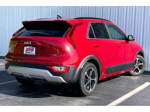 Used 2024 Kia Niro LX FWD image 11