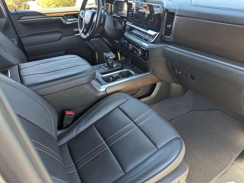 Certified 2024 Chevrolet Silverado 1500 High Country w/ Technology Package image 12