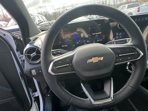 New 2025 Chevrolet Blazer EV LT image 12