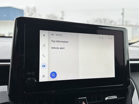 Used 2024 Toyota Corolla Cross XLE image 35