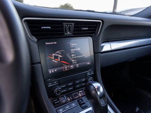 Certified 2019 Porsche 911 Carrera 4S image 33