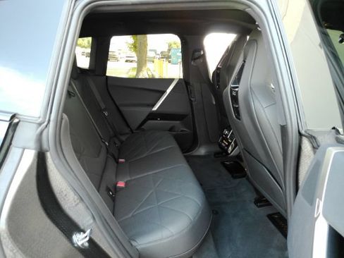 Used 2023 BMW iX xDrive50 AWD/4WD image 27