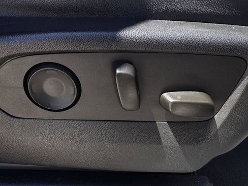 Used 2021 Chevrolet Tahoe Premier w/ Premium Package image 29