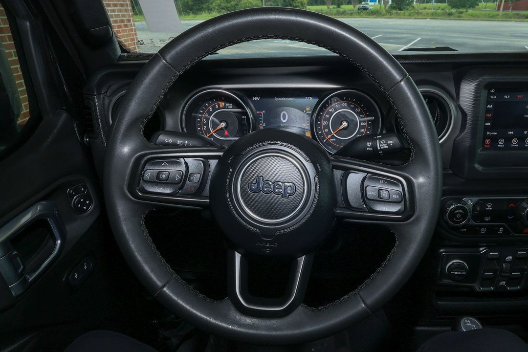 Used 2023 Jeep Gladiator Sport AWD/4WD image 12