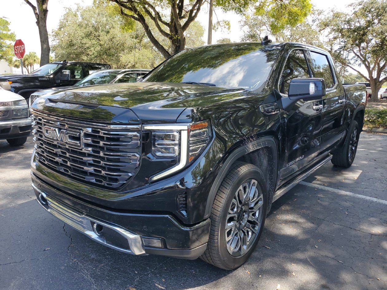 Used 2025 GMC Sierra 1500 Denali Ultimate AWD/4WD image 2