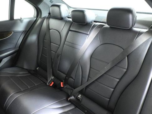 Used 2018 Mercedes-Benz C 300 4MATIC Sedan image 4