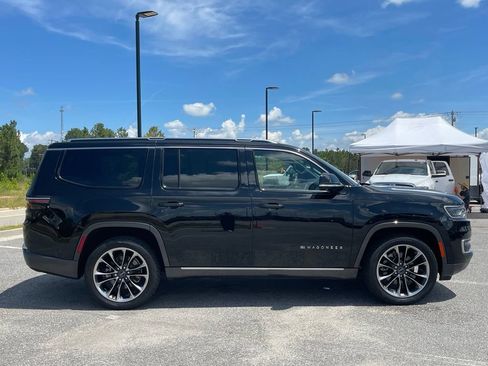 Used 2022 Jeep Wagoneer Series III w/ Premium Group I RWD image 25