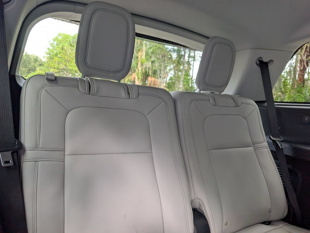 Used 2025 Lincoln Aviator Reserve w/ Jet Appearance Package RWD image 21