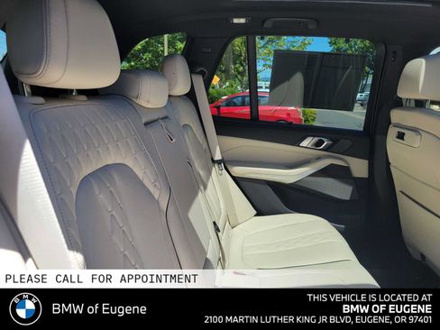 Used 2024 BMW X5 xDrive40i w/ M Sport Package AWD/4WD image 15