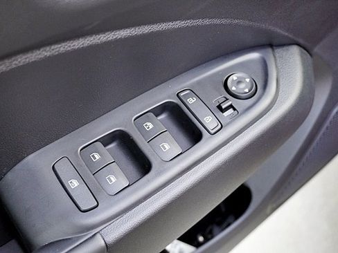 New 2025 Hyundai Venue Limited image 27