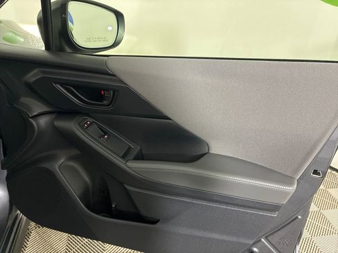 Used 2025 Subaru Crosstrek 2.0i Premium image 29