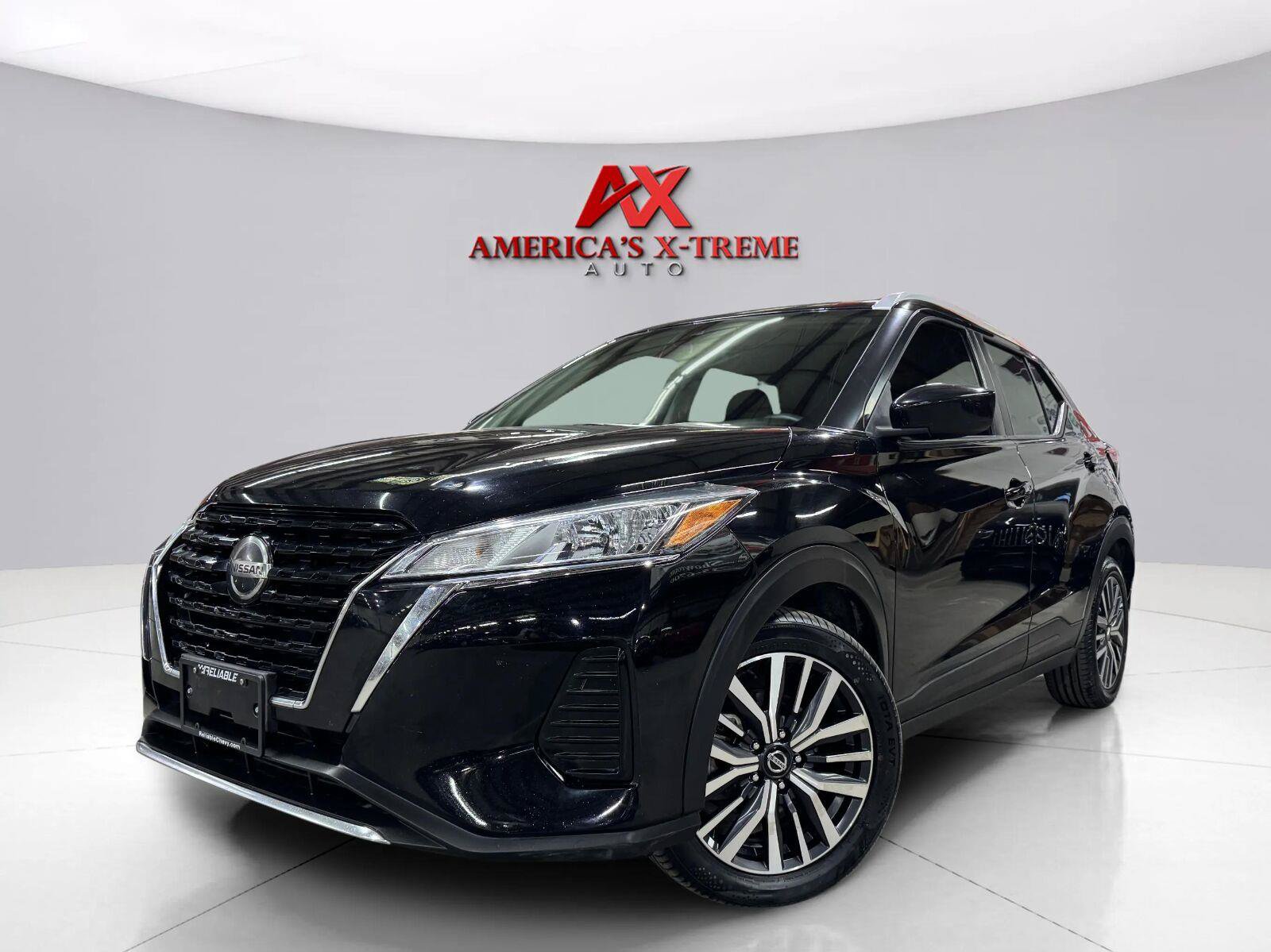Used 2021 Nissan Kicks SV FWD image 1