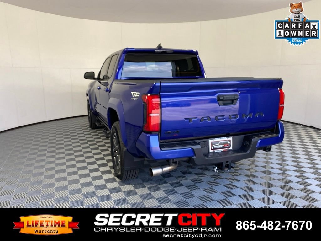 Used 2025 Toyota Tacoma TRD Sport AWD/4WD image 5