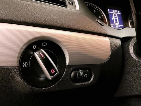 Used 2013 Volkswagen Jetta GLI Autobahn image 31