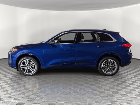 Used 2025 Audi Q5 Premium w/ 19" Wheel Package AWD/4WD image 2