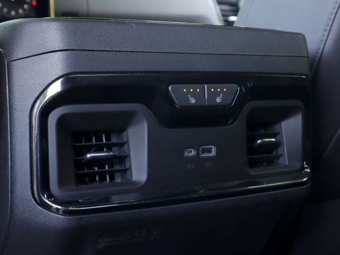 Used 2022 GMC Sierra 1500 AT4 AWD/4WD image 25
