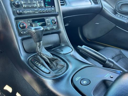 Used 2002 Chevrolet Corvette Convertible w/ Preferred Equipment Group2 image 31