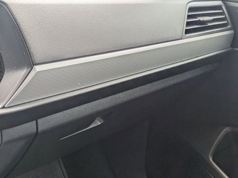 Used 2021 Volkswagen Jetta SE FWD image 21