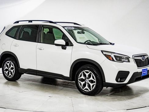 Used 2021 Subaru Forester Premium AWD/4WD image 12