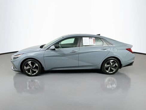 Used 2022 Hyundai Elantra SEL w/ Convenience + Premium Package FWD image 5