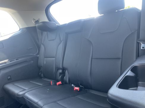 Used 2023 Kia Telluride EX w/ EX Captain's Chair Package FWD image 31