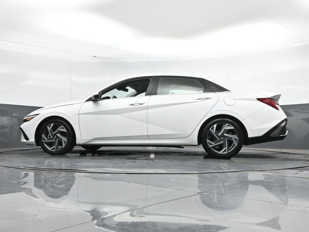 Used 2024 Hyundai Elantra Limited FWD image 46