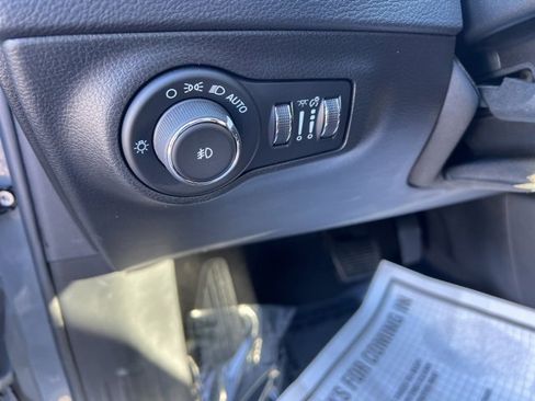 Used 2021 Jeep Compass Trailhawk w/ Sun and Sound Group image 17