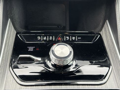 Used 2024 Jeep Wagoneer Series II w/ Flexible Seating Group image 26