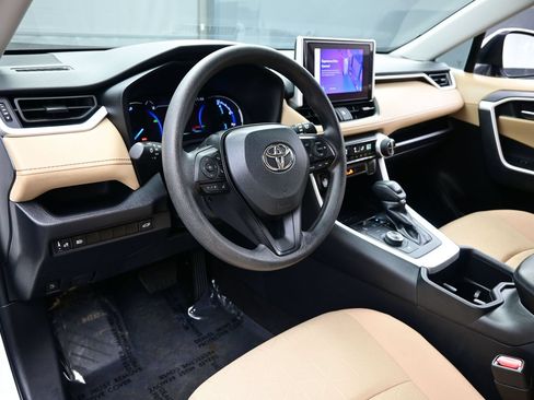 Used 2024 Toyota RAV4 XLE w/ Convenience Package AWD/4WD image 13
