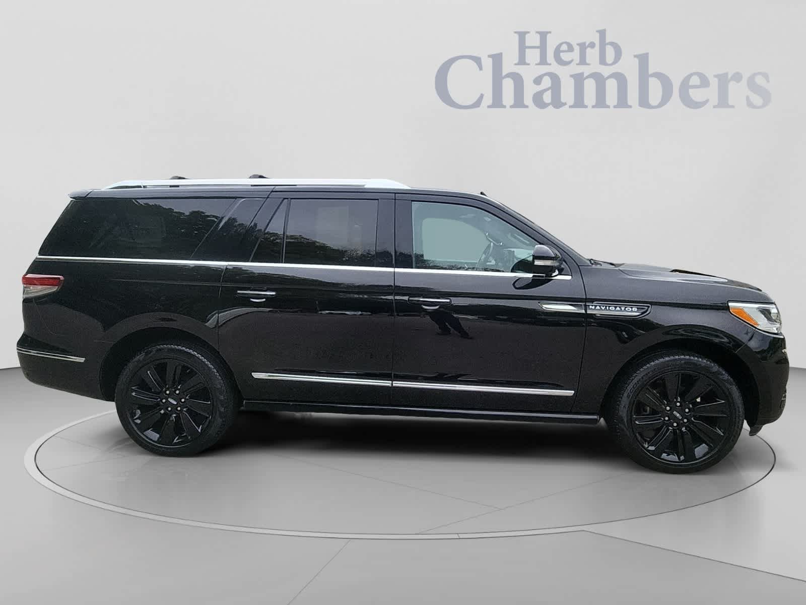 Used 2024 Lincoln Navigator L Reserve AWD/4WD image 11