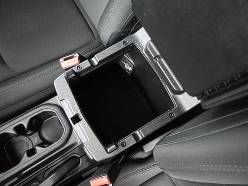 Used 2022 Jeep Wrangler Sport S image 19