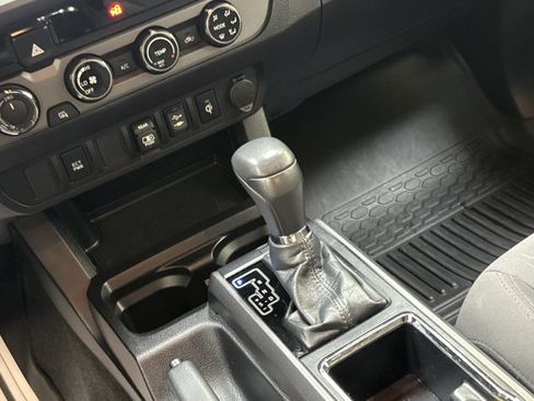 Used 2018 Toyota Tacoma TRD Sport AWD/4WD image 24