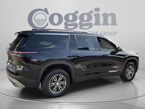 Used 2025 Chevrolet Traverse LT AWD/4WD image 5