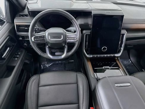 Used 2026 GMC Yukon Denali w/ Sun & Power Step Package AWD/4WD image 3